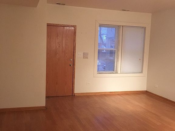 3rd image of 6314 N Fairfield Ave APT 1B