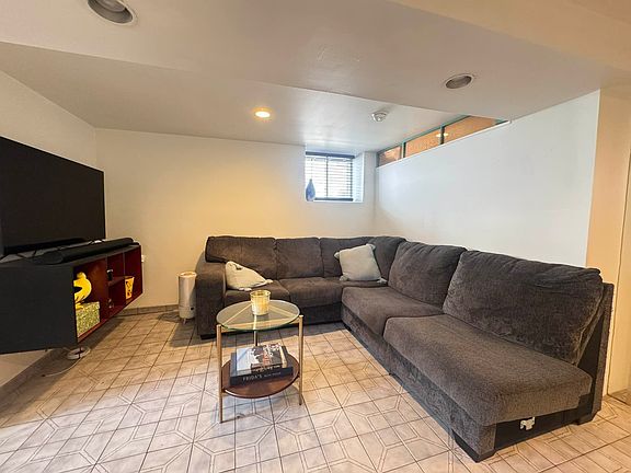 3rd image of 2139 36th St #1
