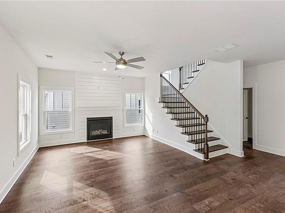 2nd image of 2637 Mills Bnd