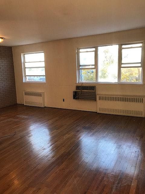 Living Room Pic 1