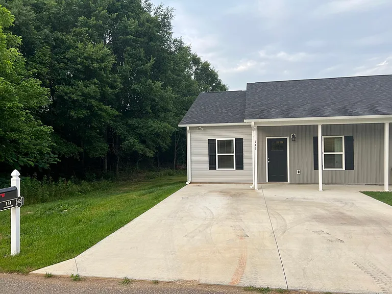 141 Peachtree Ln #141 — Photo 3