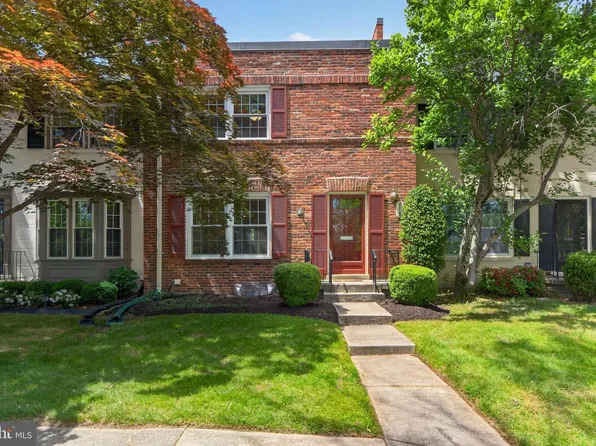 8426 Grenoble Ct, Springfield, VA 22152