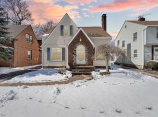 2320 Scholl Rd, University Heights, OH 44118