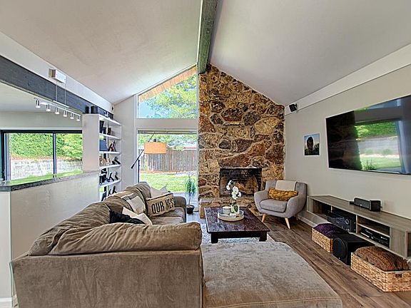 3rd image of 5020 Thurber Ln