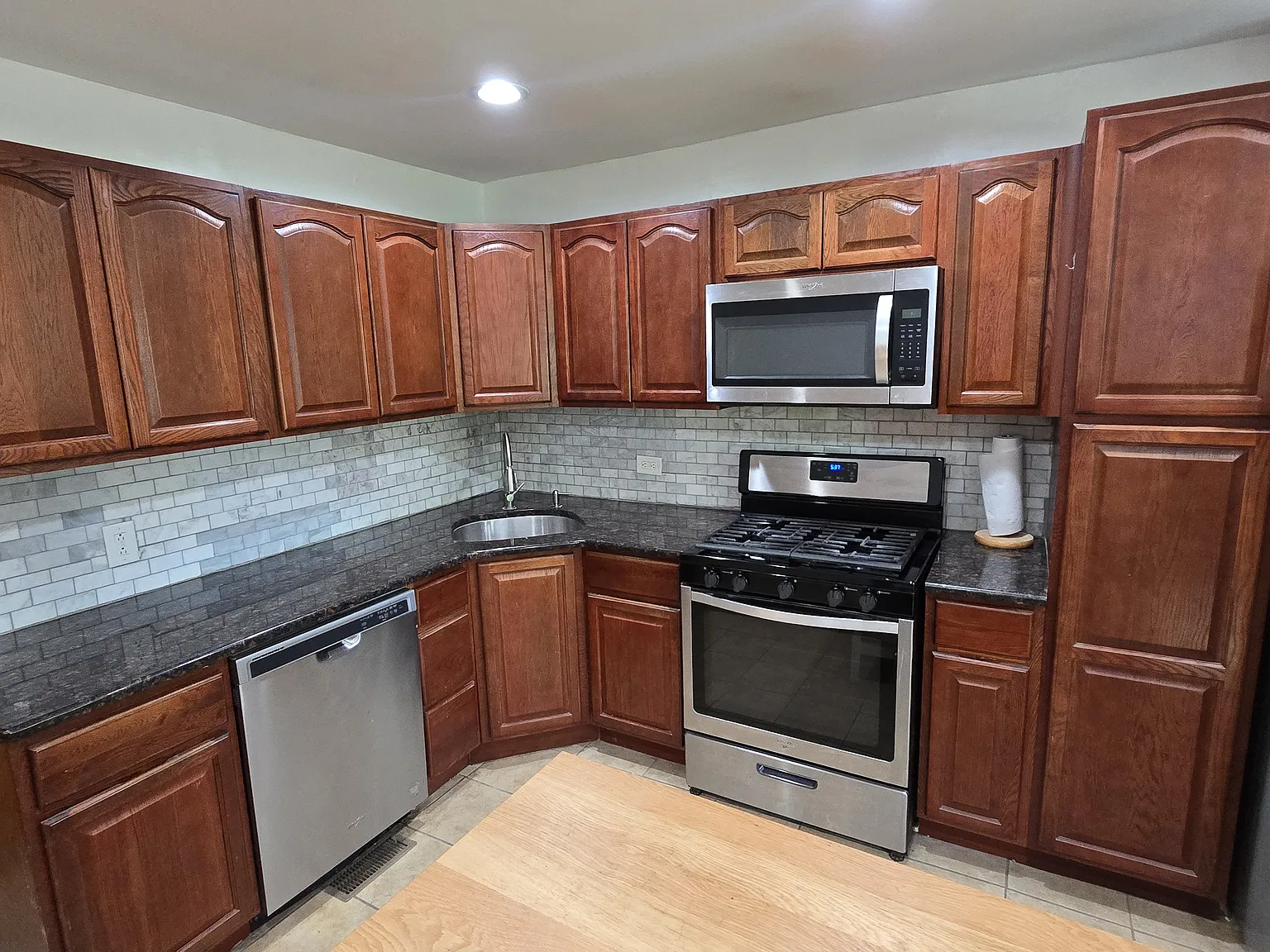 4 bed, 1701 sqft, $2,800 — Photo 4