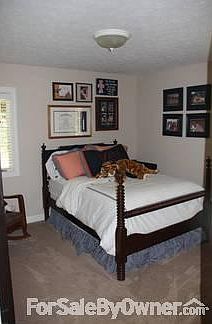 Guest Bedroom
						:
						New carpet(hardwoods under carpet), closet organizer system