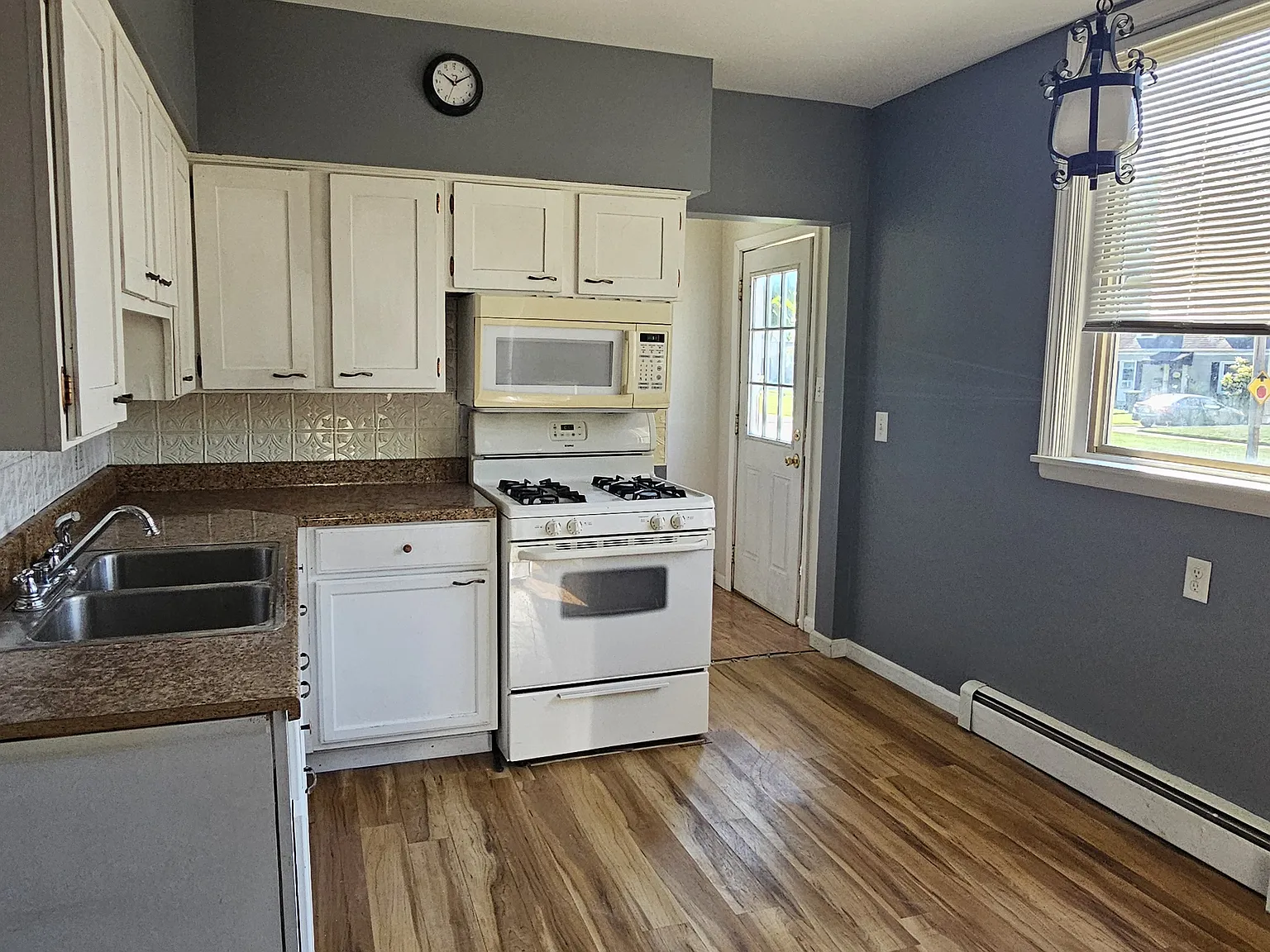 2 bed, 1200 sqft, $1,750 — Photo 4