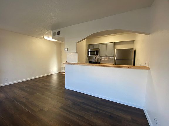 4th image of 200 E Courtland Pl APT 7