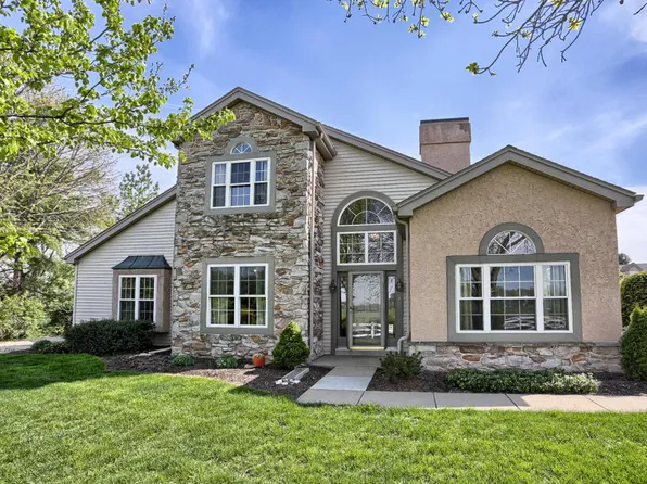 115 Greenview Dr, Lancaster, PA 17601