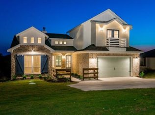 802 Paisley Dr, Briarcliff, TX 78669