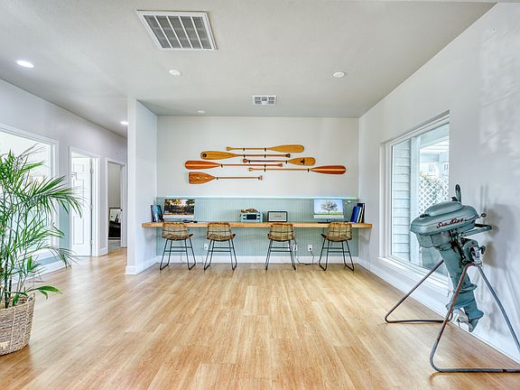 5th image of 6635 S Staples St #133