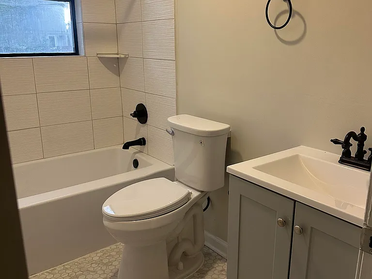 153 N Rembert St — Photo 8