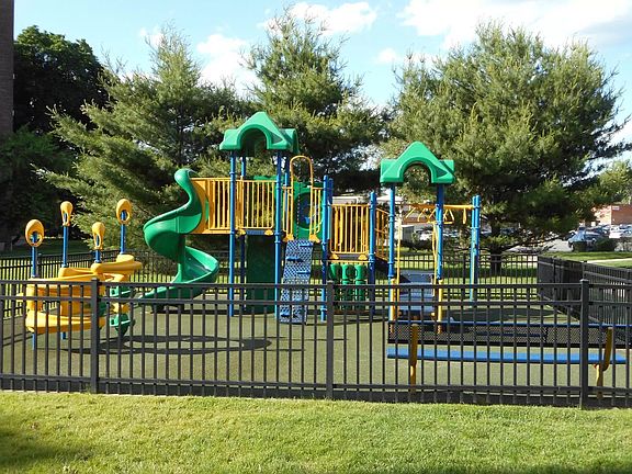 5th image of 75-50 Bell Blvd #6
