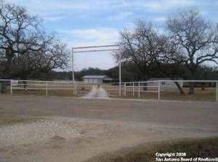 150 Cr 785, Natalia, TX 78059