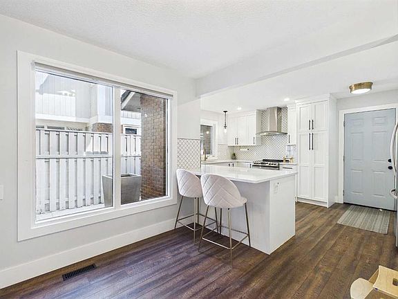 4th image of 20 E Midpark Cres SE #252
