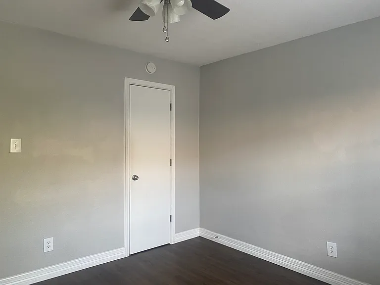 A4-2532 Charlotte St #A — Photo 12