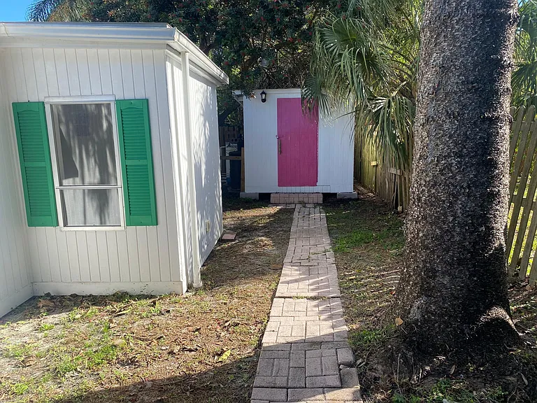 2830 Gypsy St — Photo 34