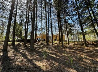 30 Jackson St, Mineral Point, WI 53565
