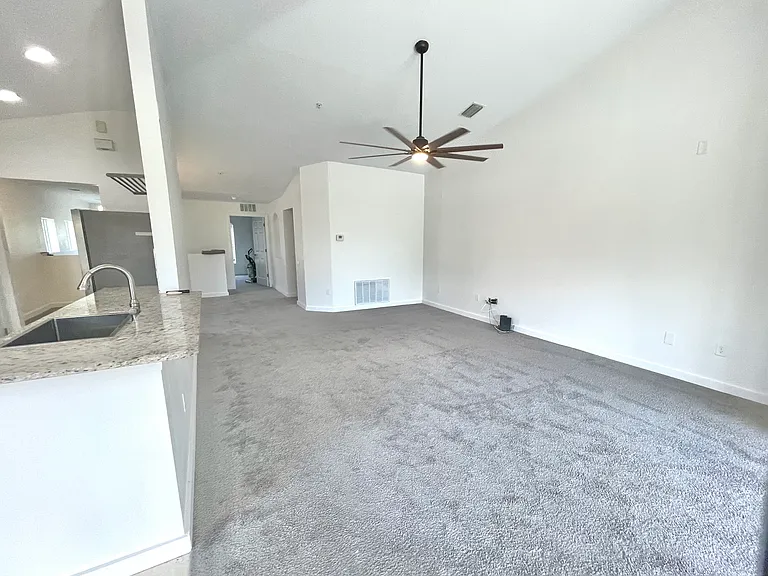2096 Kings Palace Dr — Photo 5
