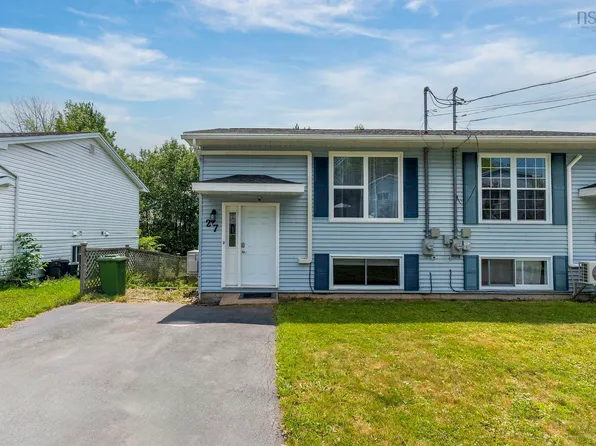 27 Florence Place Ct, Lower Sackville, NS B4C 3X3