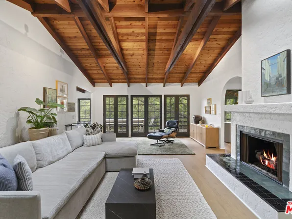 241 Muerdago Rd, Topanga, CA 90290
