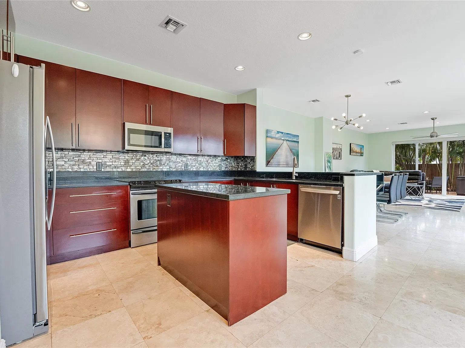 3 bed, 3.5 bath, 2754 sqft, $5,000 — Photo 4