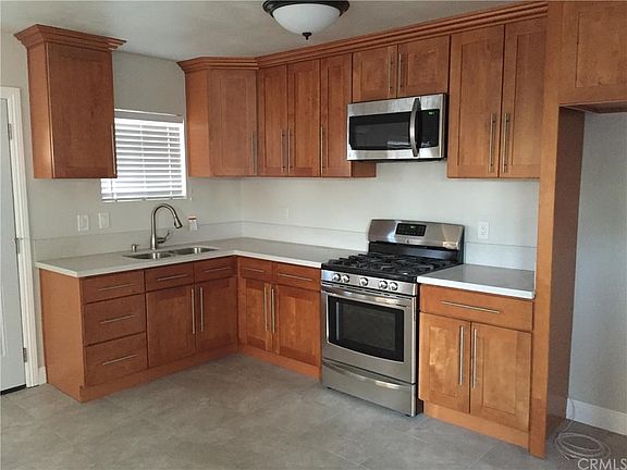3rd image of 15084 Washington Dr