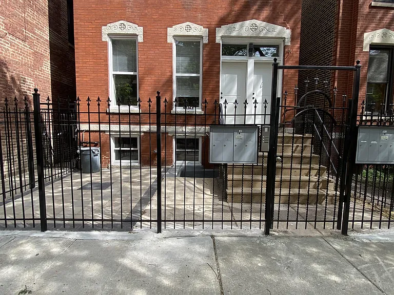 2154 W Potomac Ave #2F — Photo 1