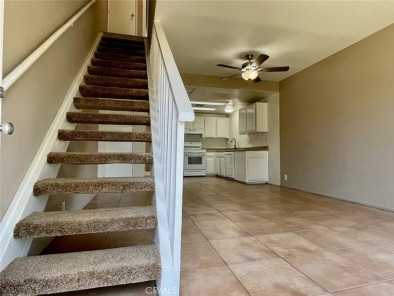 1985 Pomona Ave #O — Photo 45