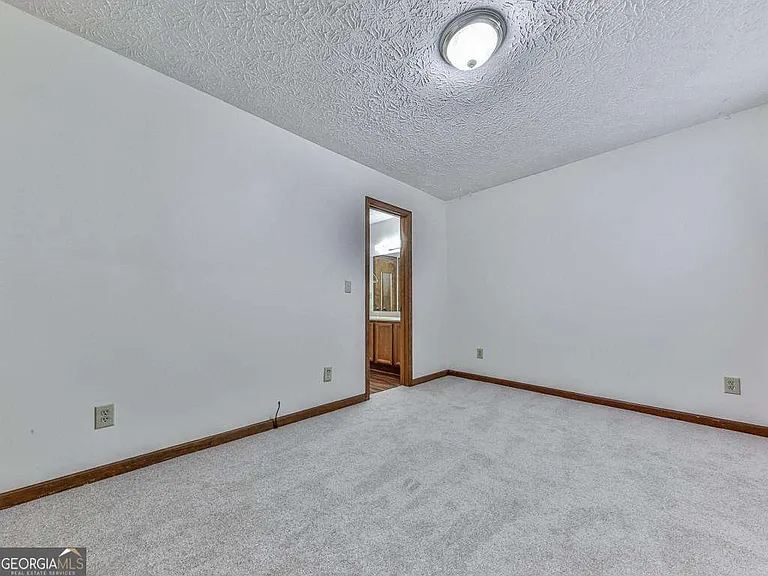 1101 Fairway Oaks — Photo 24