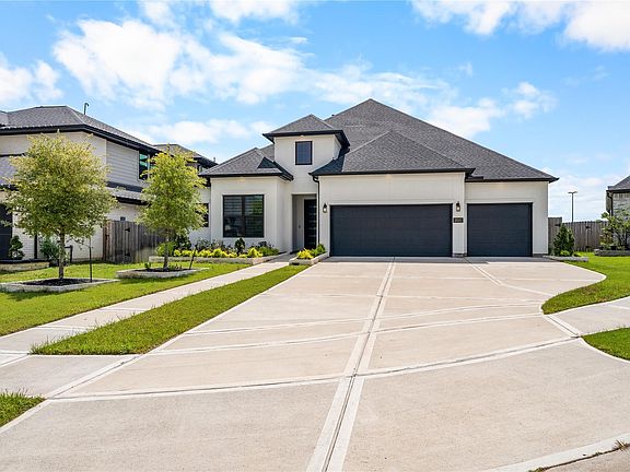 2nd image of 2015 Jade Manor Dr