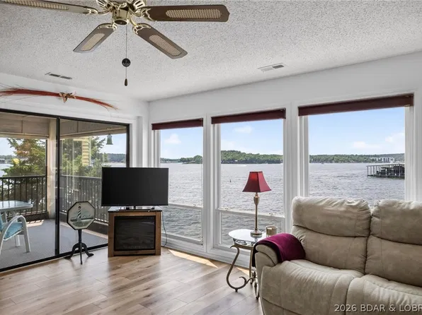 60 Branch Rd #212, Lake Ozark, MO 65049