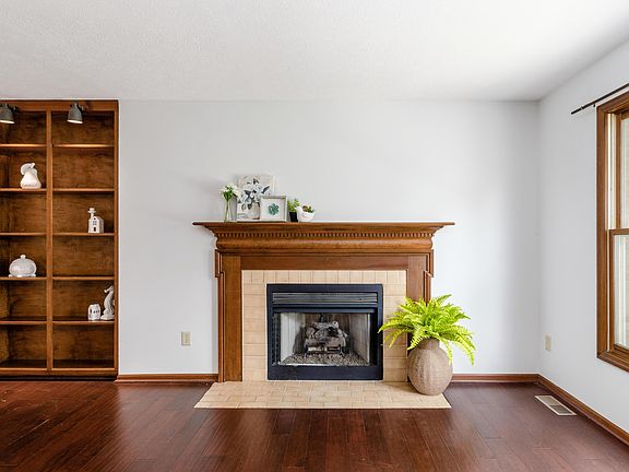 5th image of 5285 Berrywood Dr