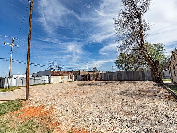 4th image of 3924 N Youngs Blvd