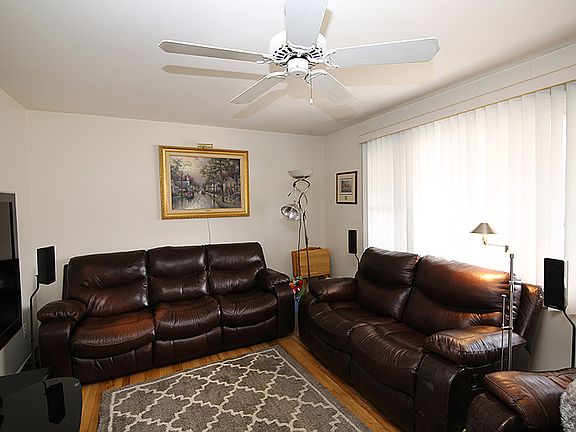 3rd image of 821 Lincoln Ave