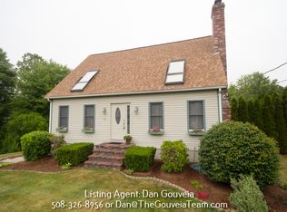 35 Meadow Brook Ln, Taunton, MA 02780