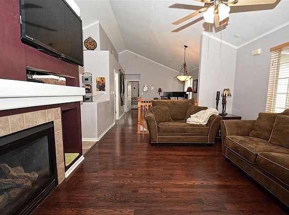 5th image of 101 Andover Dr