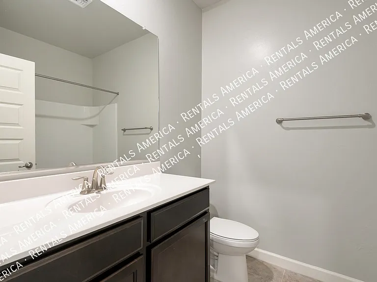 543 W Weldon St — Photo 9