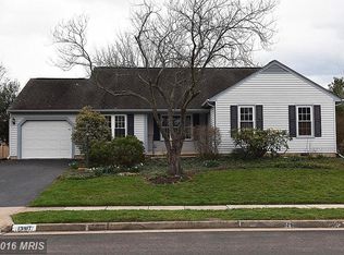 13917 Deviar Dr, Centreville, VA 20120