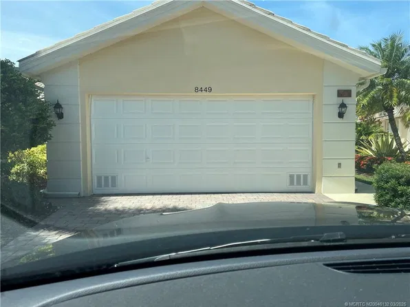 8449 SE Retreat Dr, Hobe Sound, FL 33455