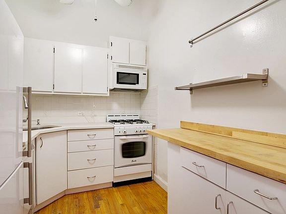 4th image of 25 Schermerhorn St