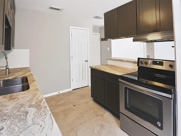 11930 Ashcroft Dr — Photo 19