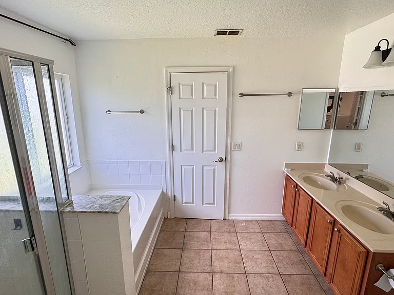 9944 Chorlton Cir — Photo 28