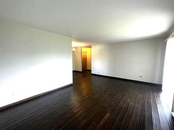 4th image of 670 Marilyn Ave APT 206