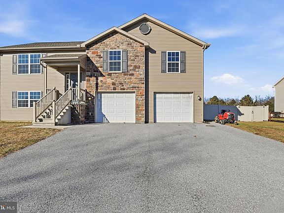 3rd image of 1486 New Chester Rd