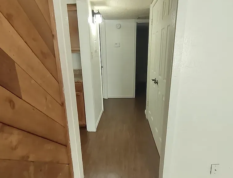 1121 N Locust St #10 — Photo 17