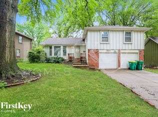 10100 W 97th Ter, Overland Park, KS 66212