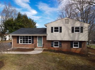 2642 Steele Rd, Roanoke, VA 24018