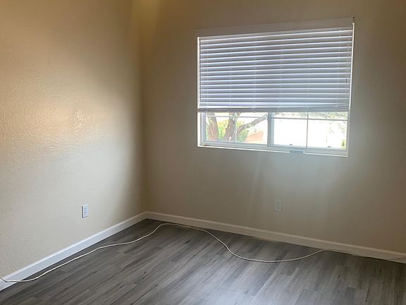 5th image of 2667 W Desert Brook Ct