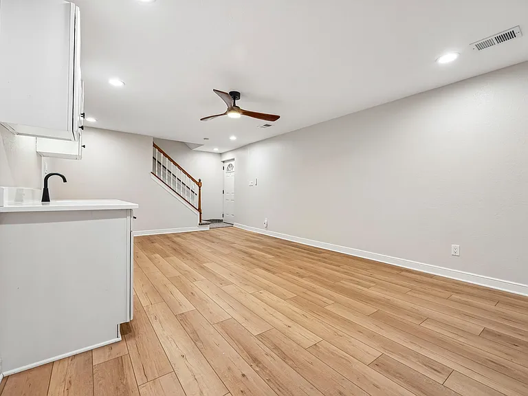11108 W Forest Home Ave — Photo 21